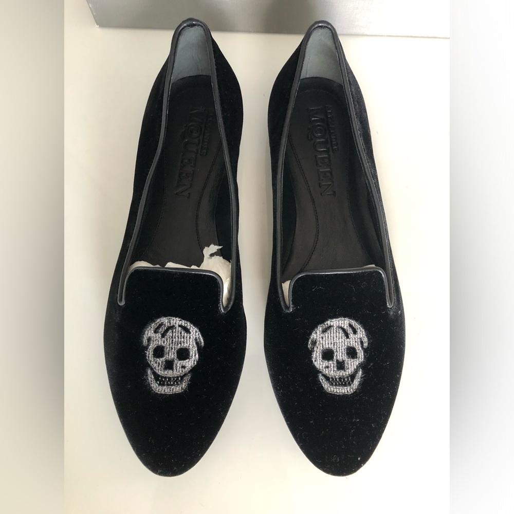 Alexander McQueen ballet black velvet flats tuxedo slippers skull embroidery 8